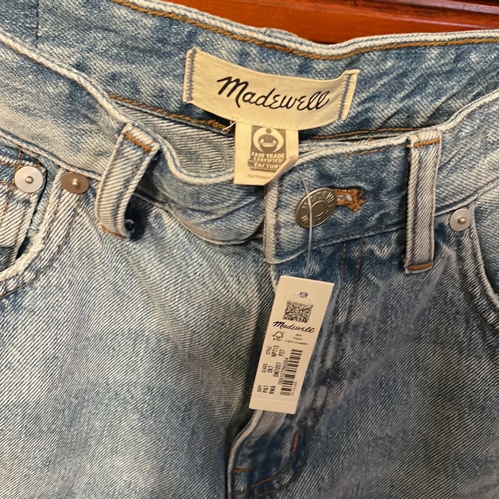 Madewell Curvy 90’s Straight Jeans in Revoir Wash - Picture 7 of 15